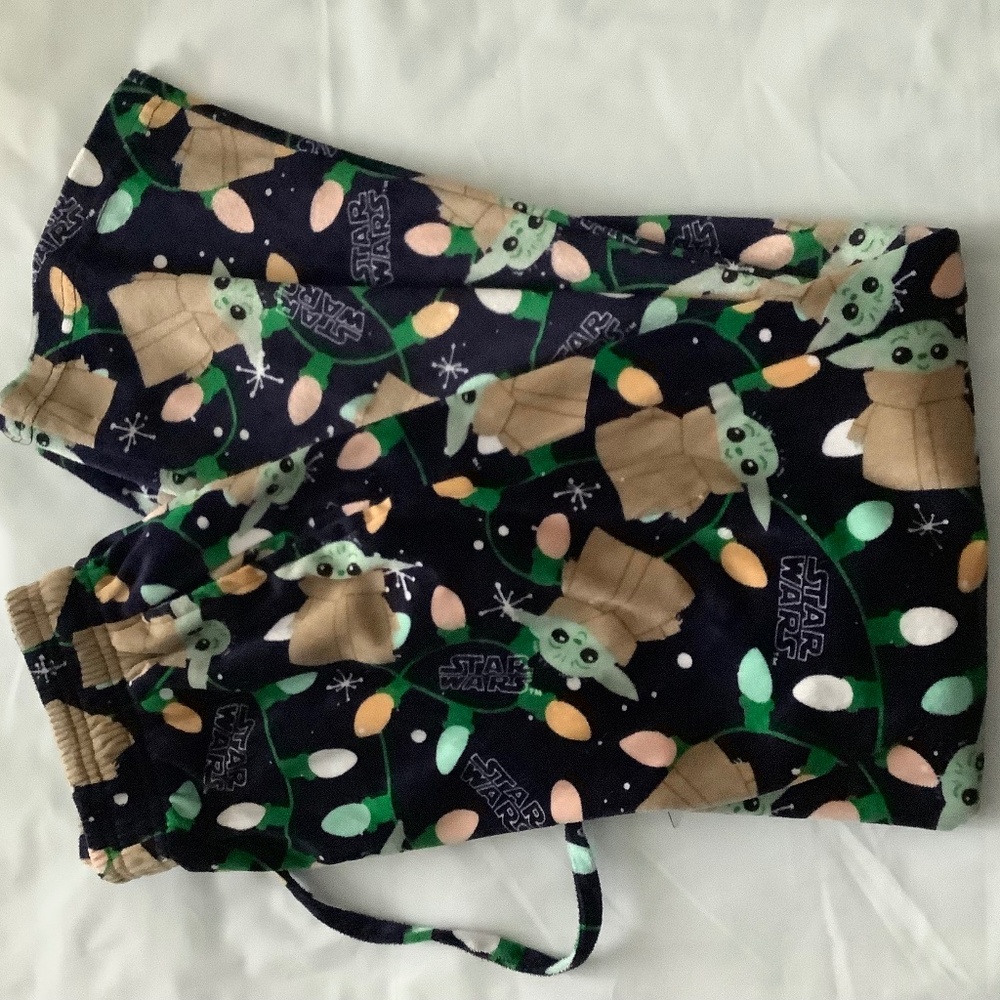Star Wars Holiday size small